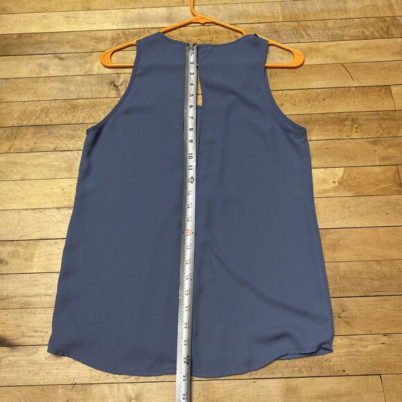 BKE Red Blouse Women’s Small Sleeveless Scoop Neck Blue Slit Back - Picture 12 of 12